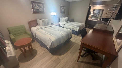 Colonial Inn image 12