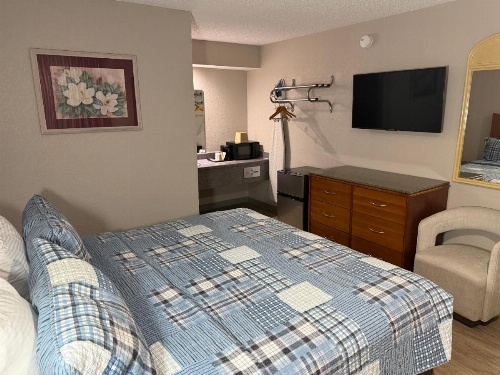 Colonial Inn image 19