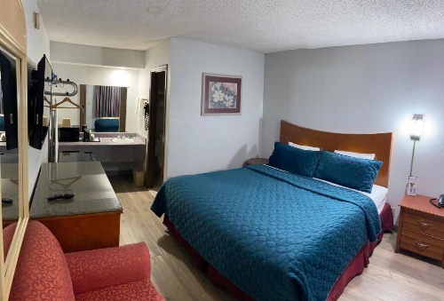 Colonial Inn image 20