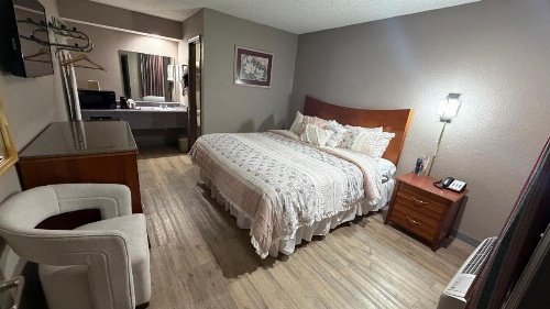 Colonial Inn image 25